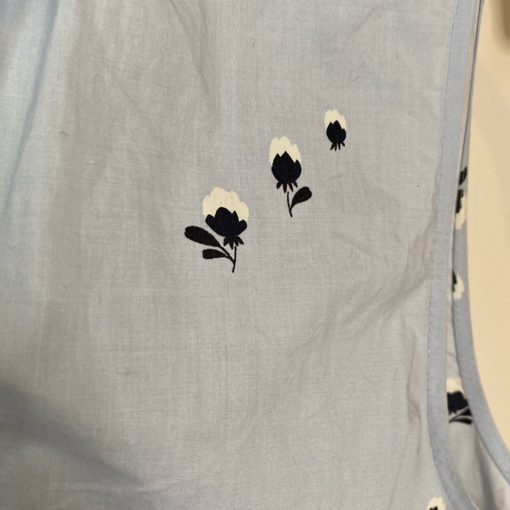 Ann Taylor sleeveless floral print blouse - Picture 2 of 3